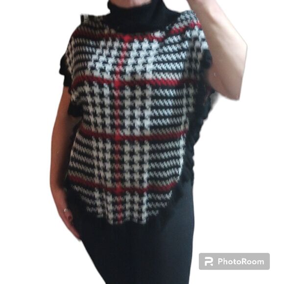 Joseph A houndstooth turtleneck top with ruffled trim - Picture 1 of 10